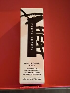 Fenty Beauty Gloss Bomb Heat Lip Luminizer - White & Black